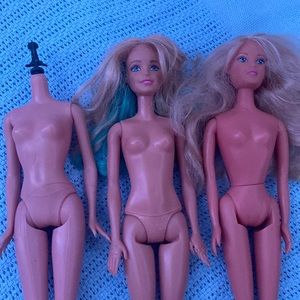 3 Barbie dolls